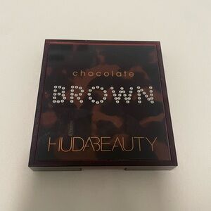 HUDA BEAUTY Chocolate Brown Eyeshadow Palette